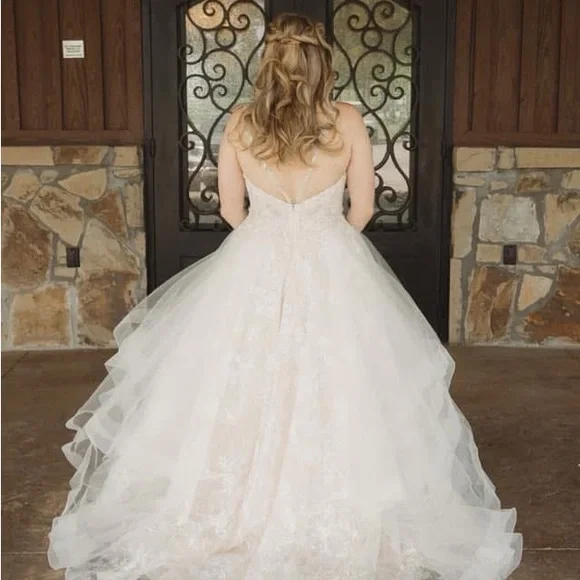Elegant Beaded Lace Wedding Dress